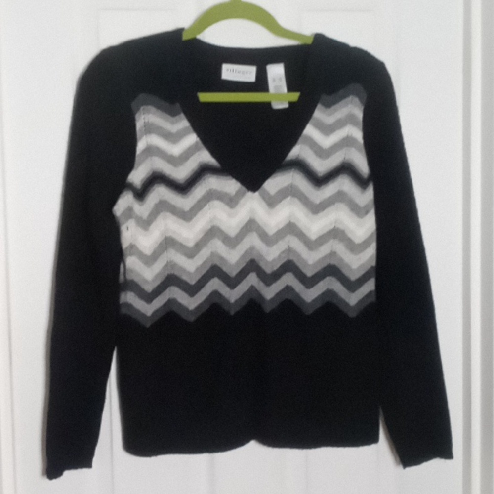 Liz Claiborne Villager v-neck Chevron sweater